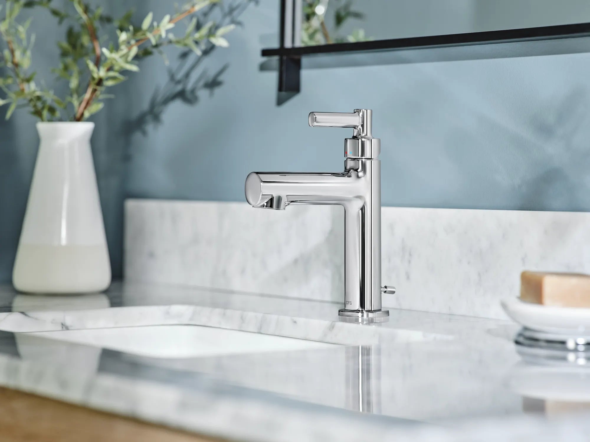 Aluma Chrome one-handle low arc bathroom faucet - Image 3