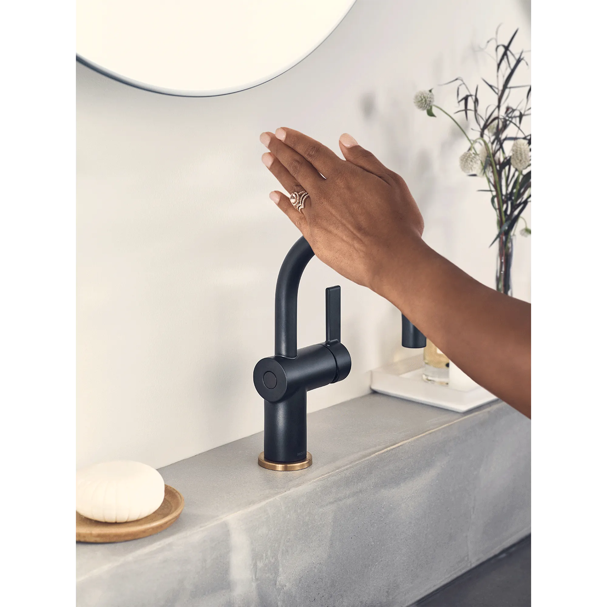 Cia MotionSense Wave One-Handle High Arc Single Sensor Bathroom Faucet - Image 9
