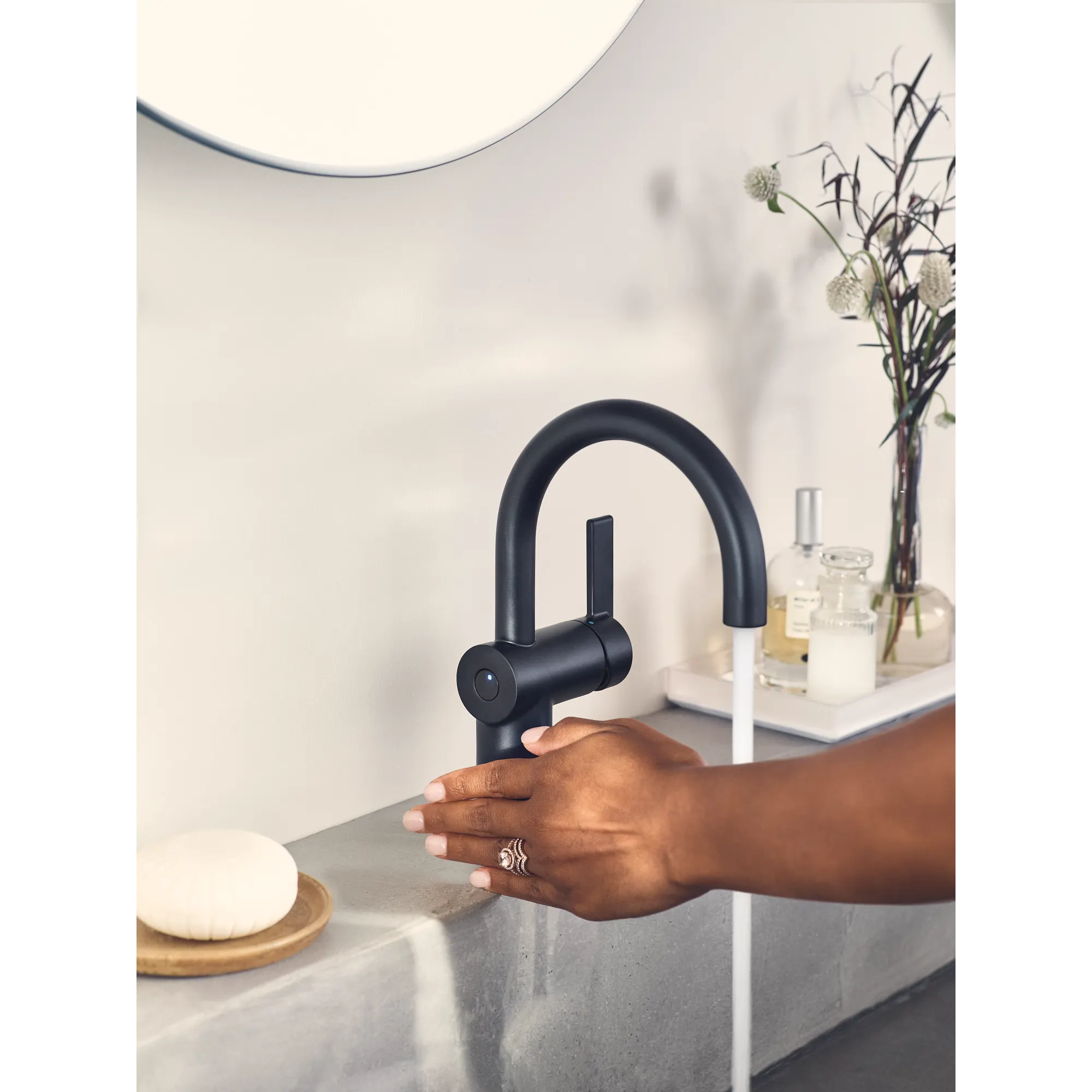 Cia MotionSense Wave One-Handle High Arc Single Sensor Bathroom Faucet - Image 16