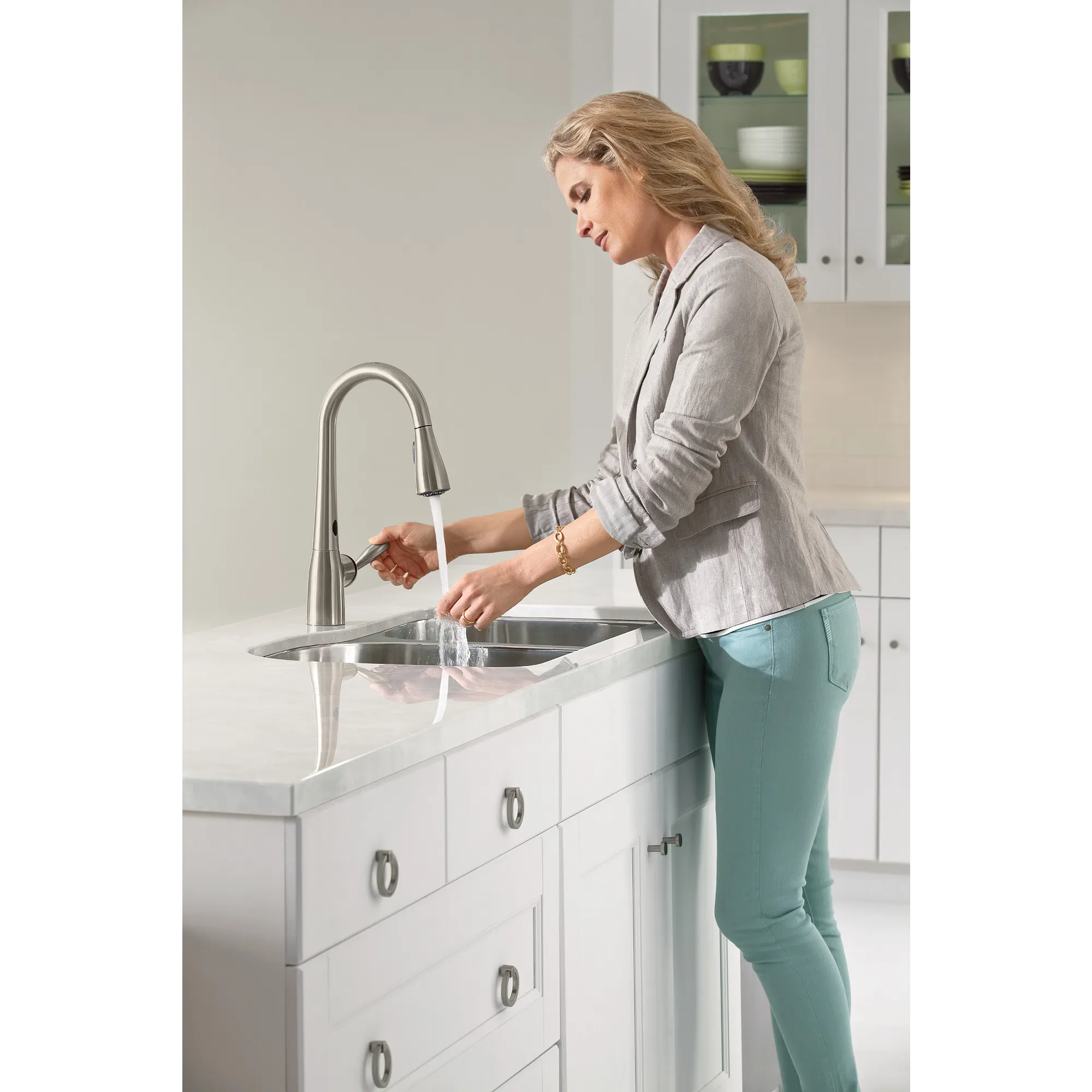 Arbor One-Handle High Arc MotionSense Dual Sensor Pulldown Kitchen Faucet - Image 17