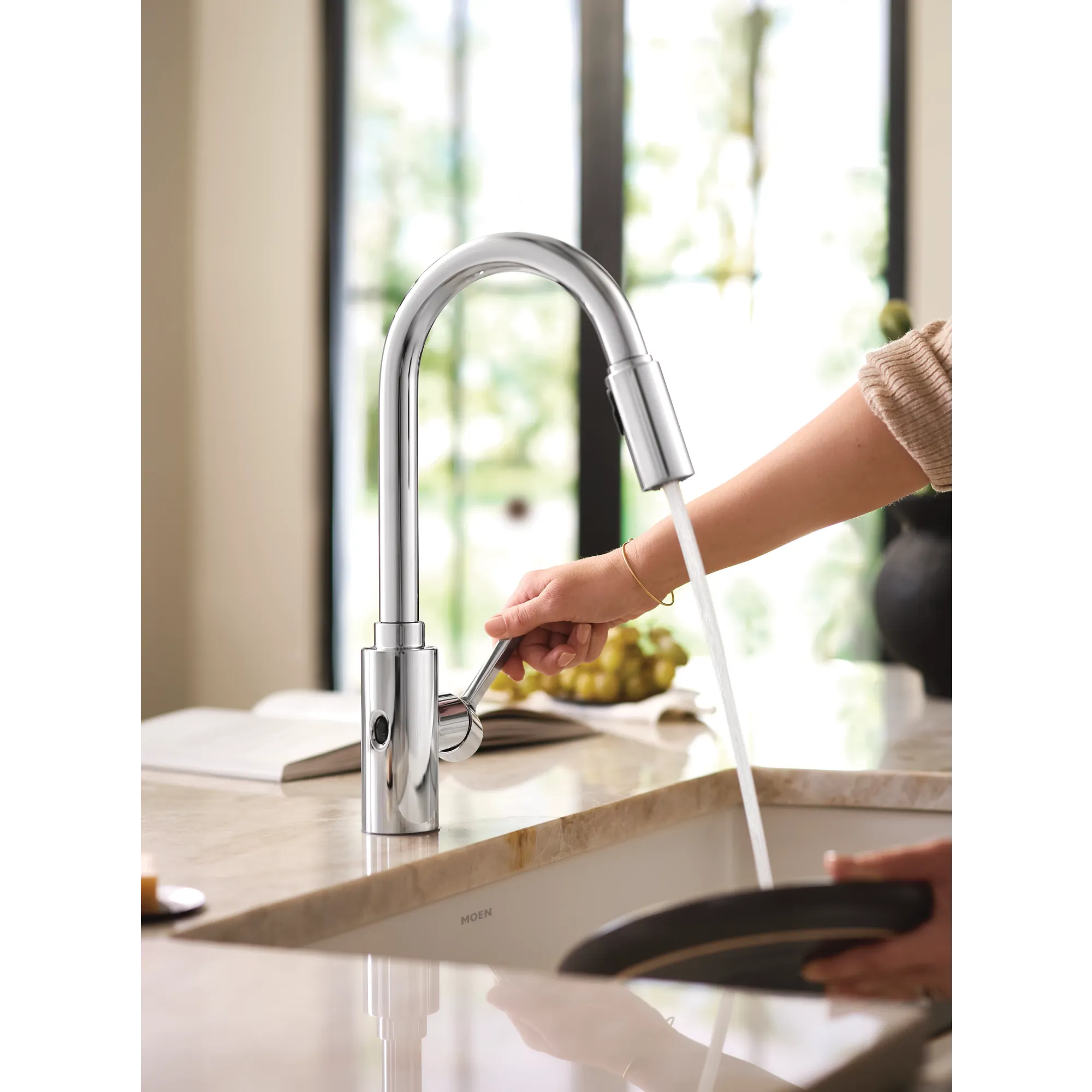 Genta LX MotionSense Wave Single Sensor One-Handle High Arc Pulldown Kitchen Faucet - Image 11