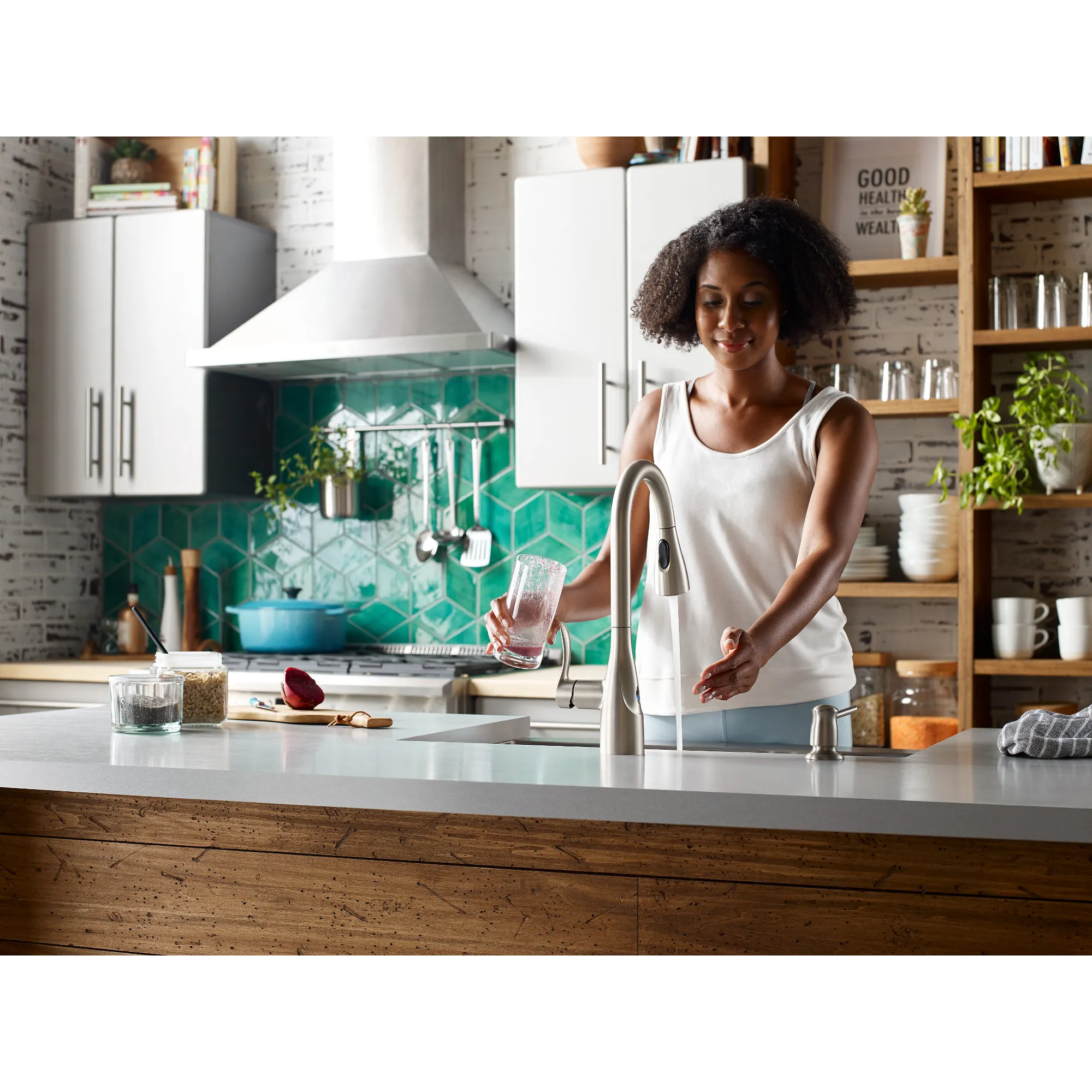 Arlo Hands Free Pulldown Kitchen Faucet - Image 2
