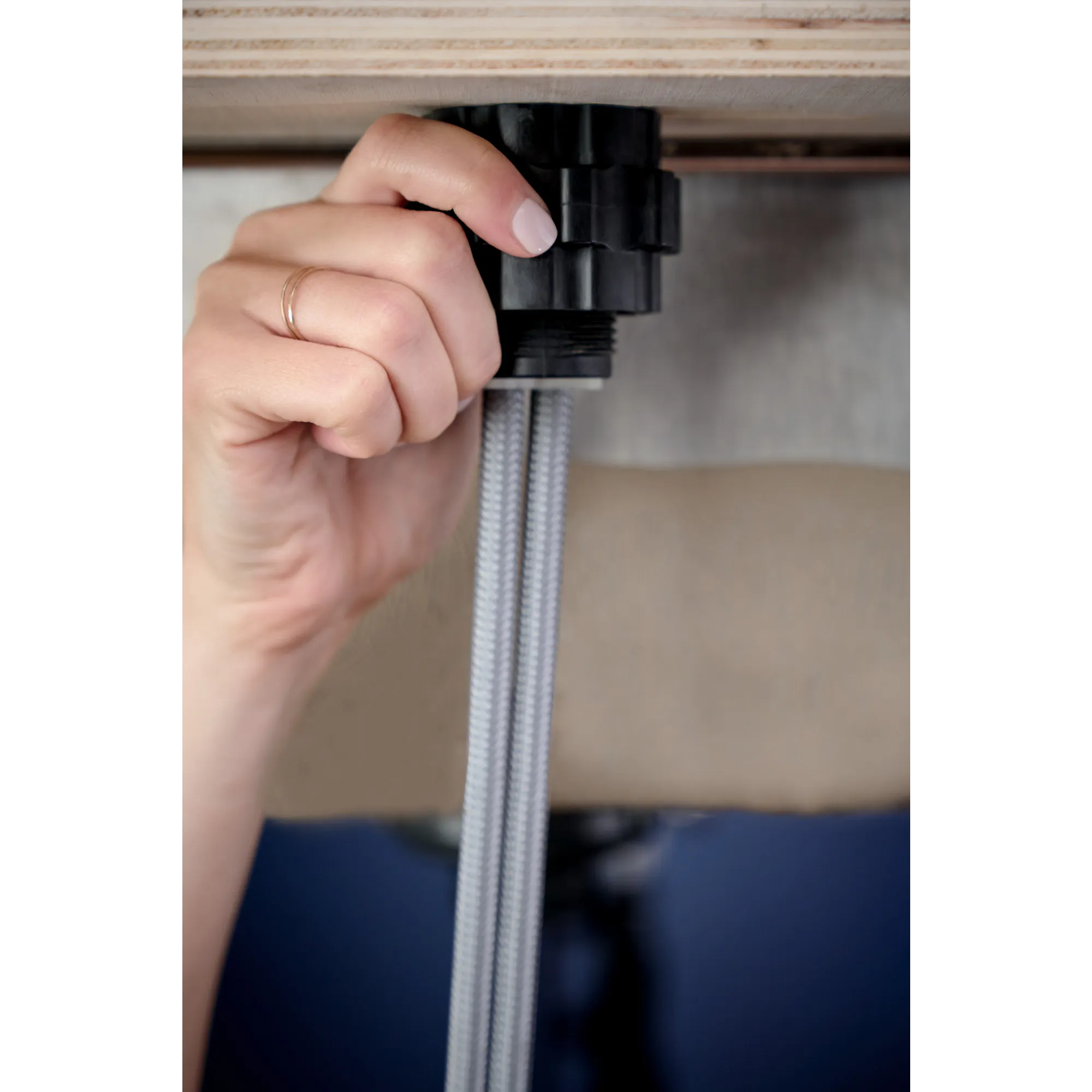 Adler One-Handle Kitchen Faucet - Image 5