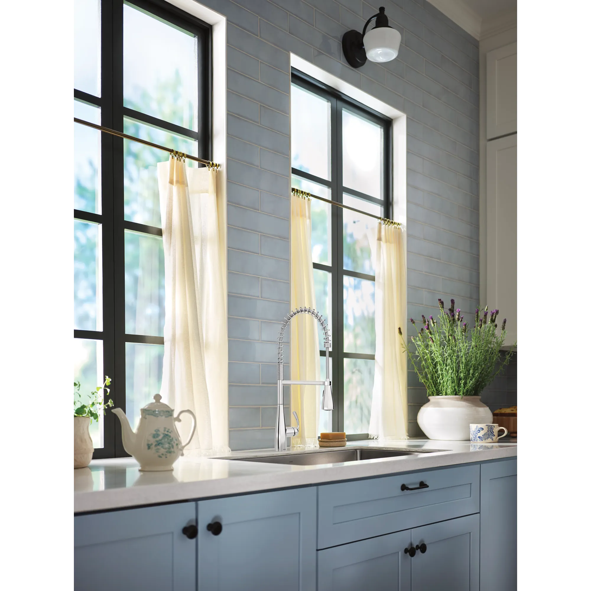 Essie One-Handle High Arc Pre-Rinse Spring Pulldown Kitchen Faucet - Image 2
