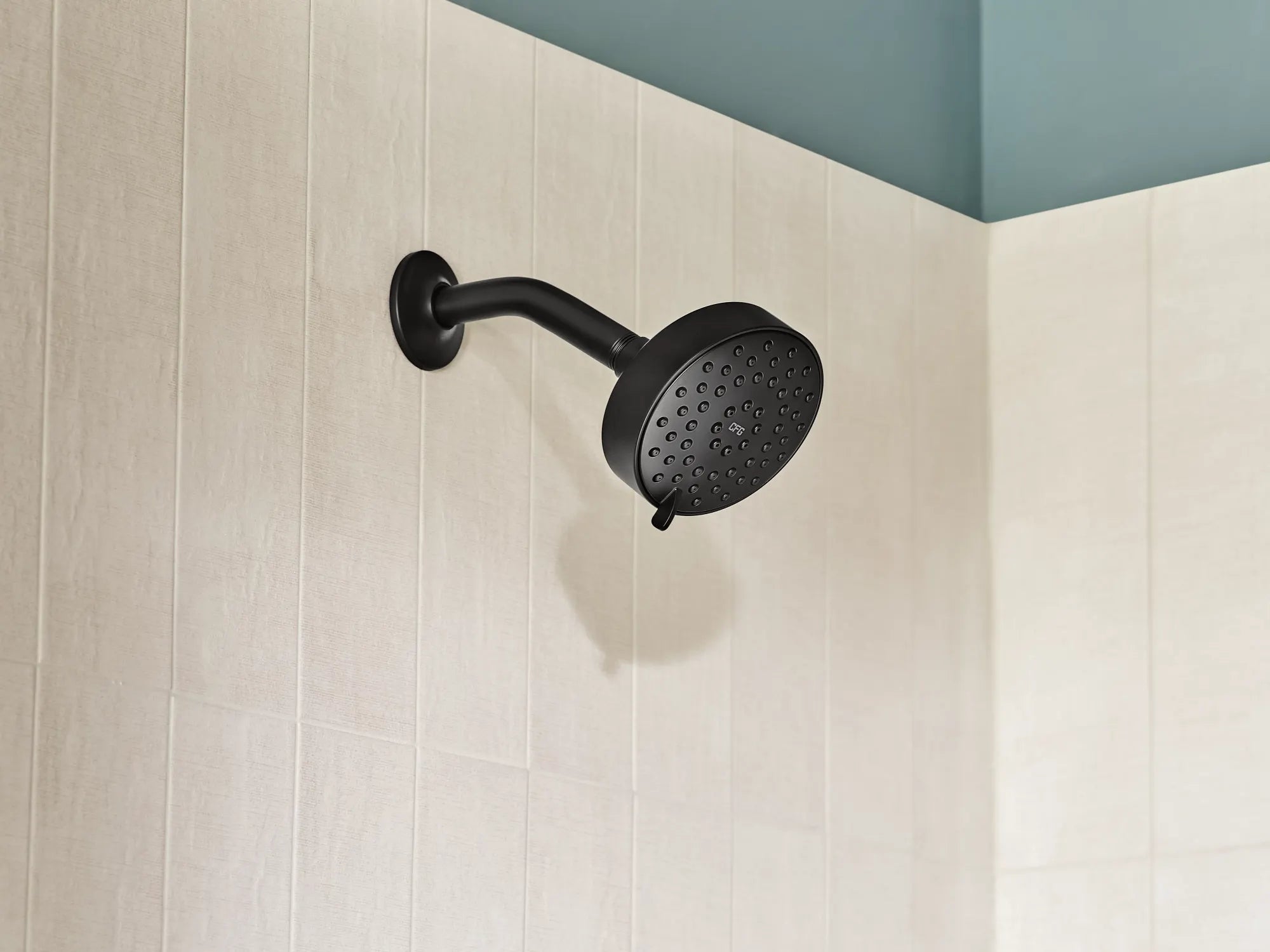 Aluma Matte black cycling tub/shower - Image 5