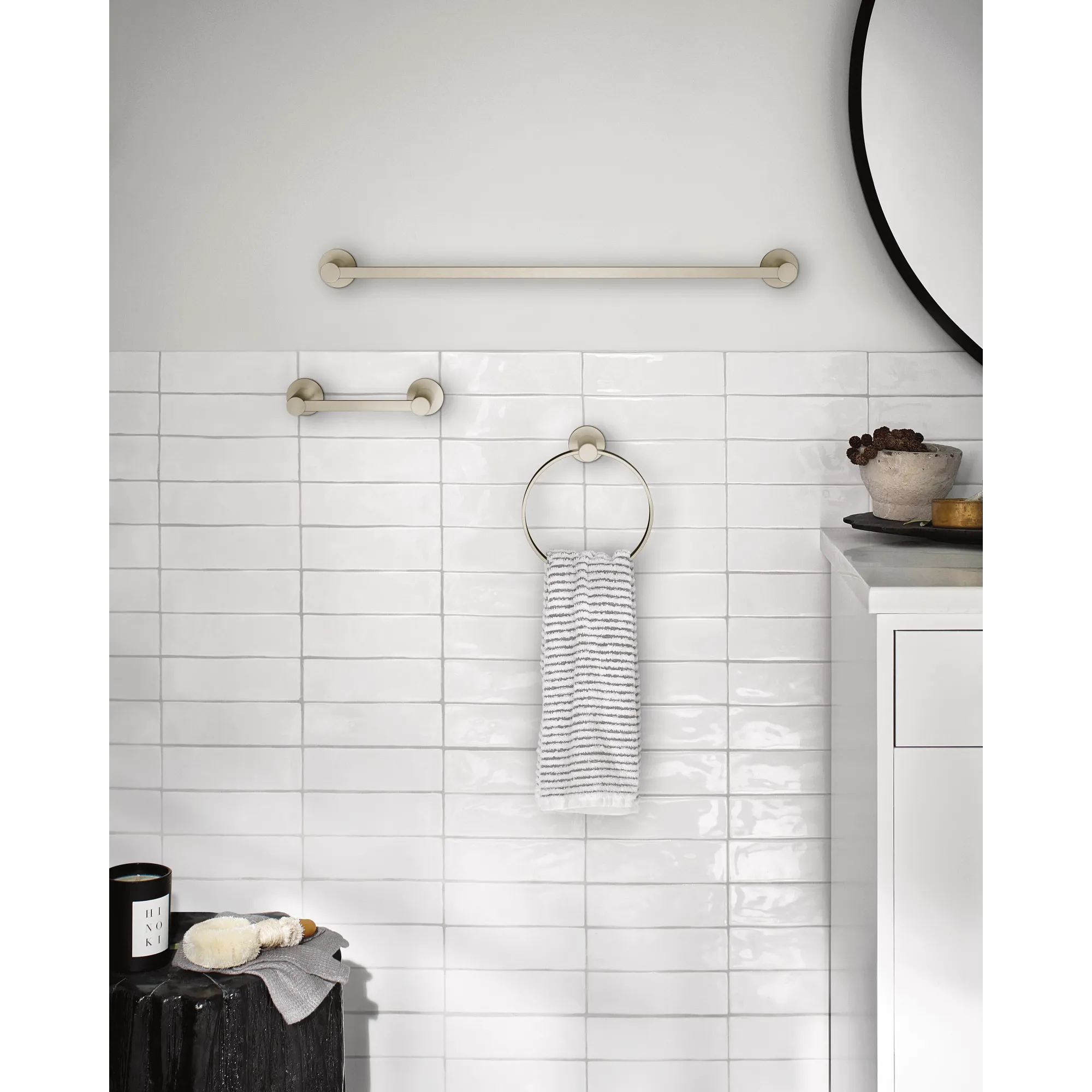 Avri Pivoting Paper Holder Towel Bar Towel Ring - Image 15