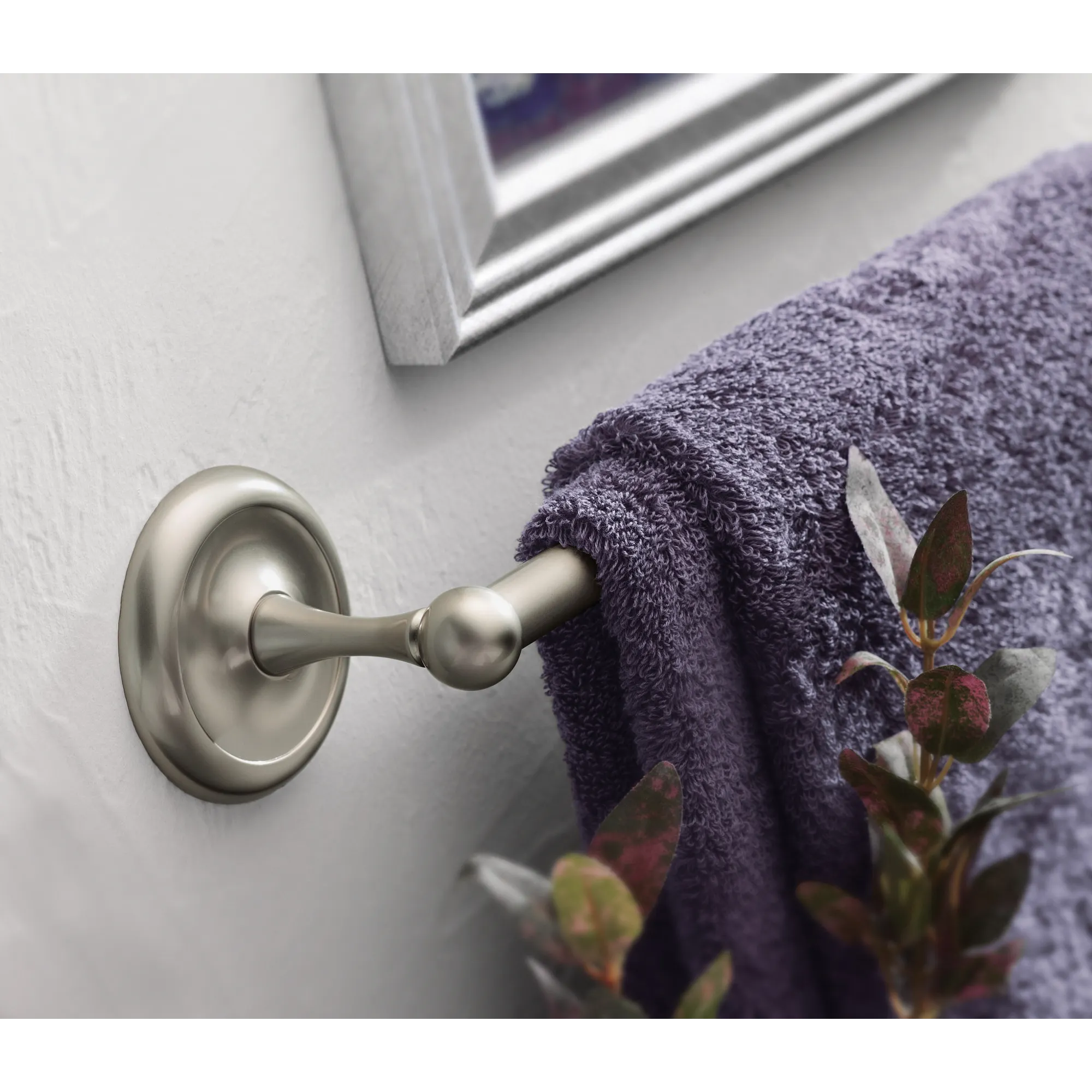 Yorkshire 18 Towel Bar - Image 6