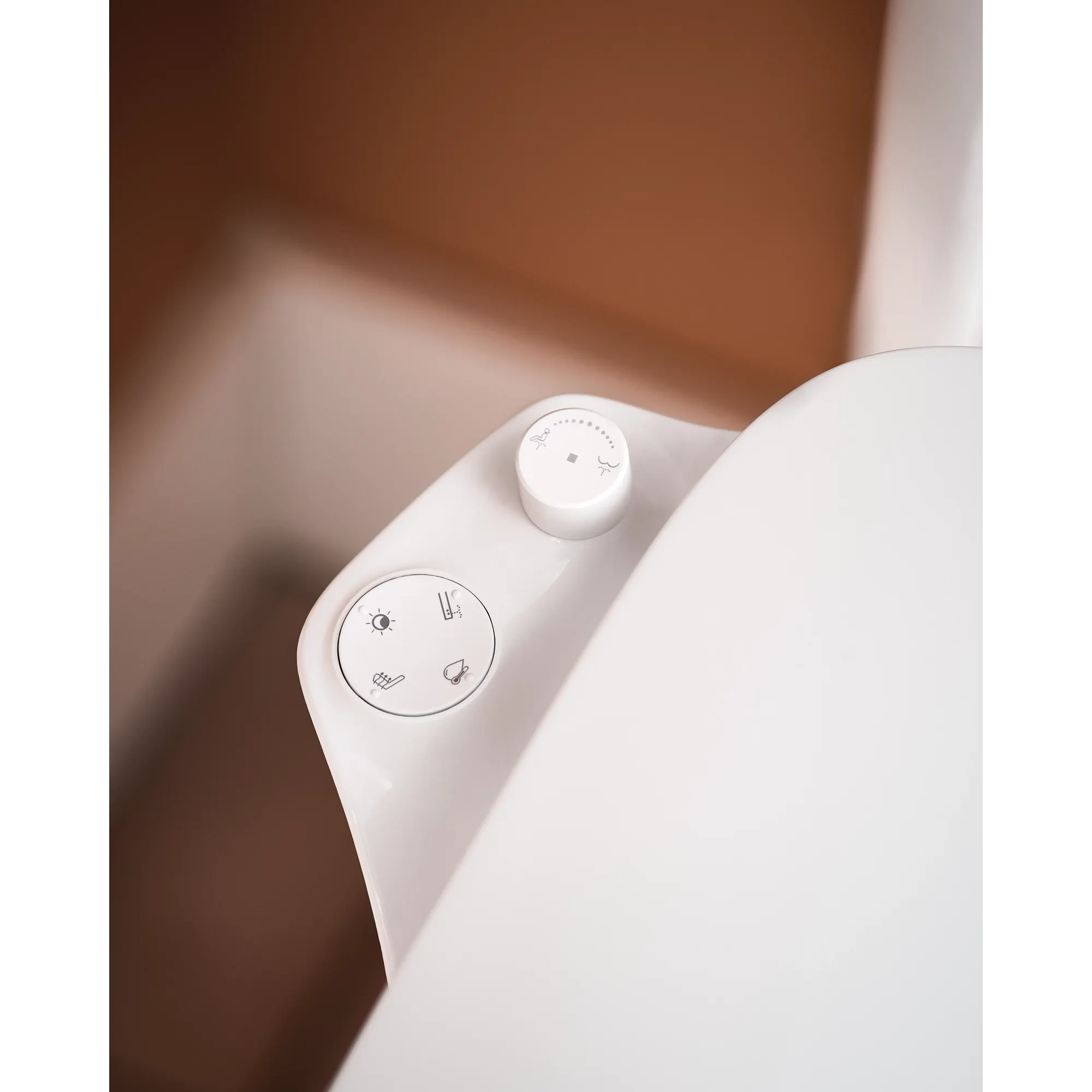 Moen 3-Series Electronic Bidet Seat - Image 10