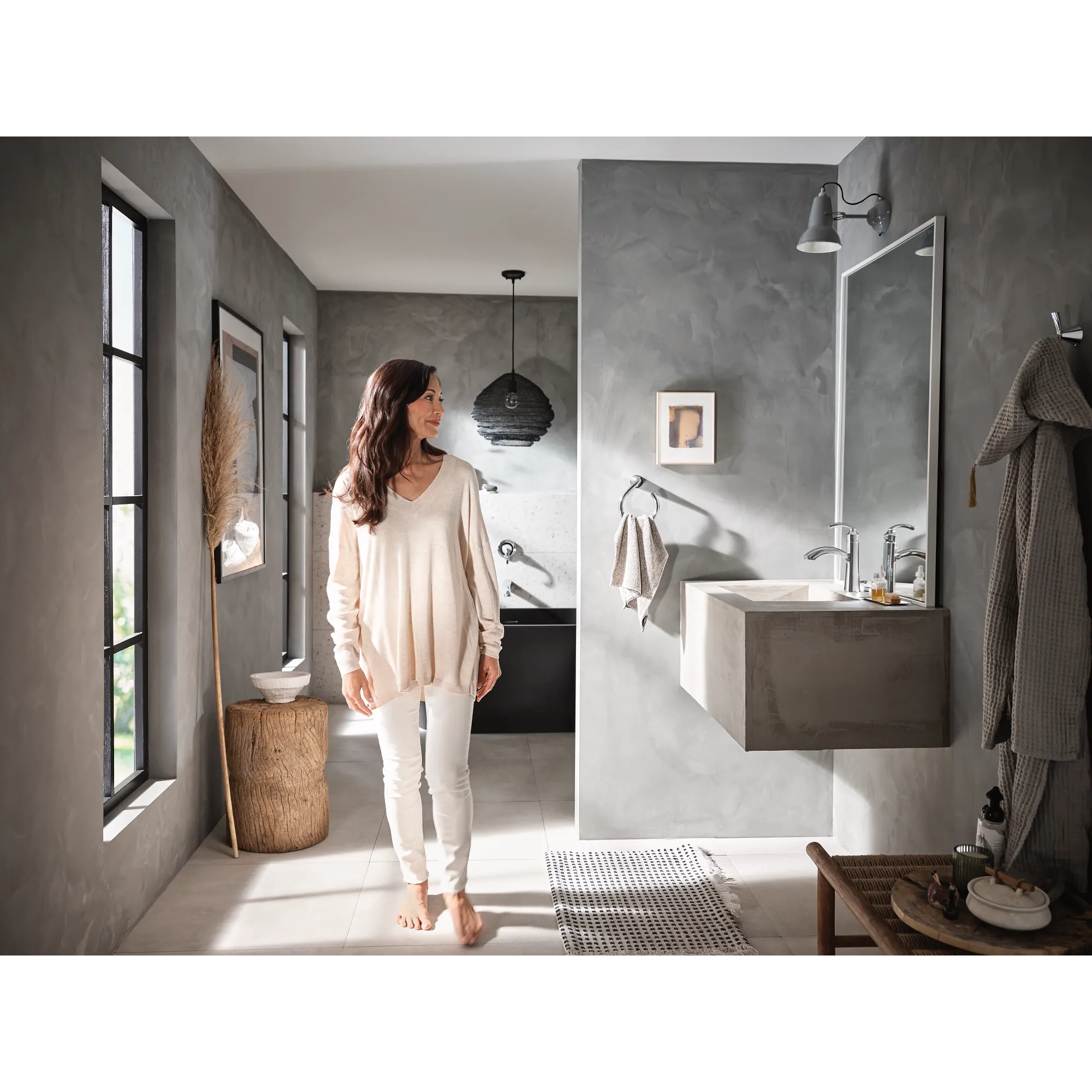 Glyde One-Handle Non Diverter Wallmount Tub Filler - Image 2