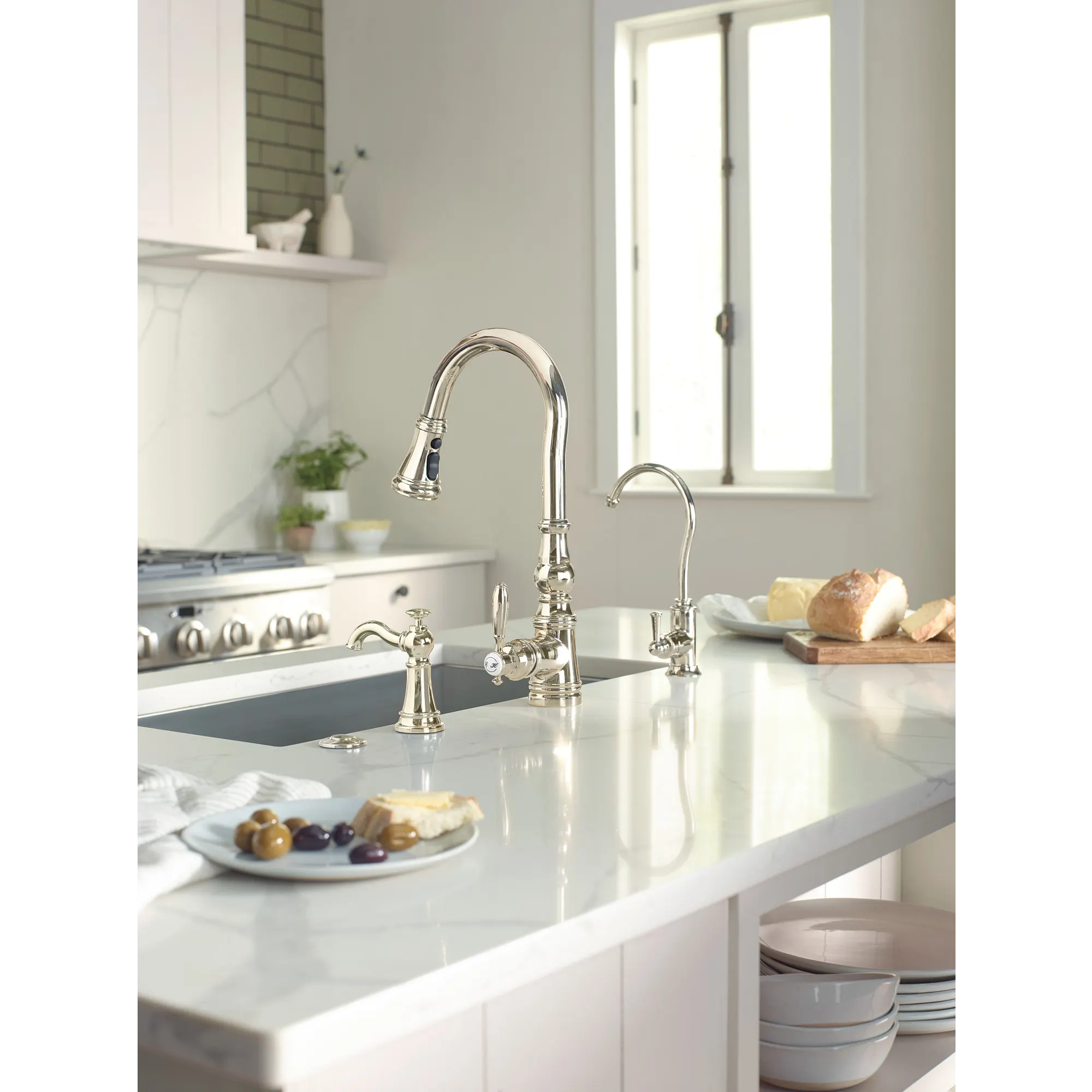 Moen Sip Traditional One-Handle High Arc Beverage Faucet - Image 10