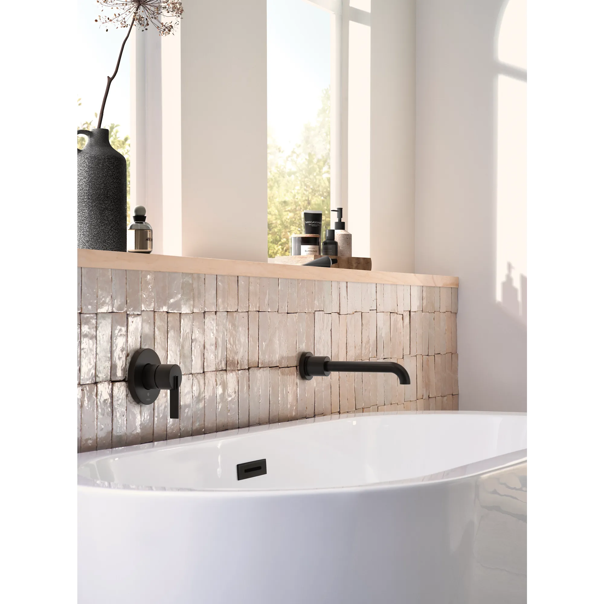 Cia One-Handle Non Diverter Wallmount Tub Filler - Image 4