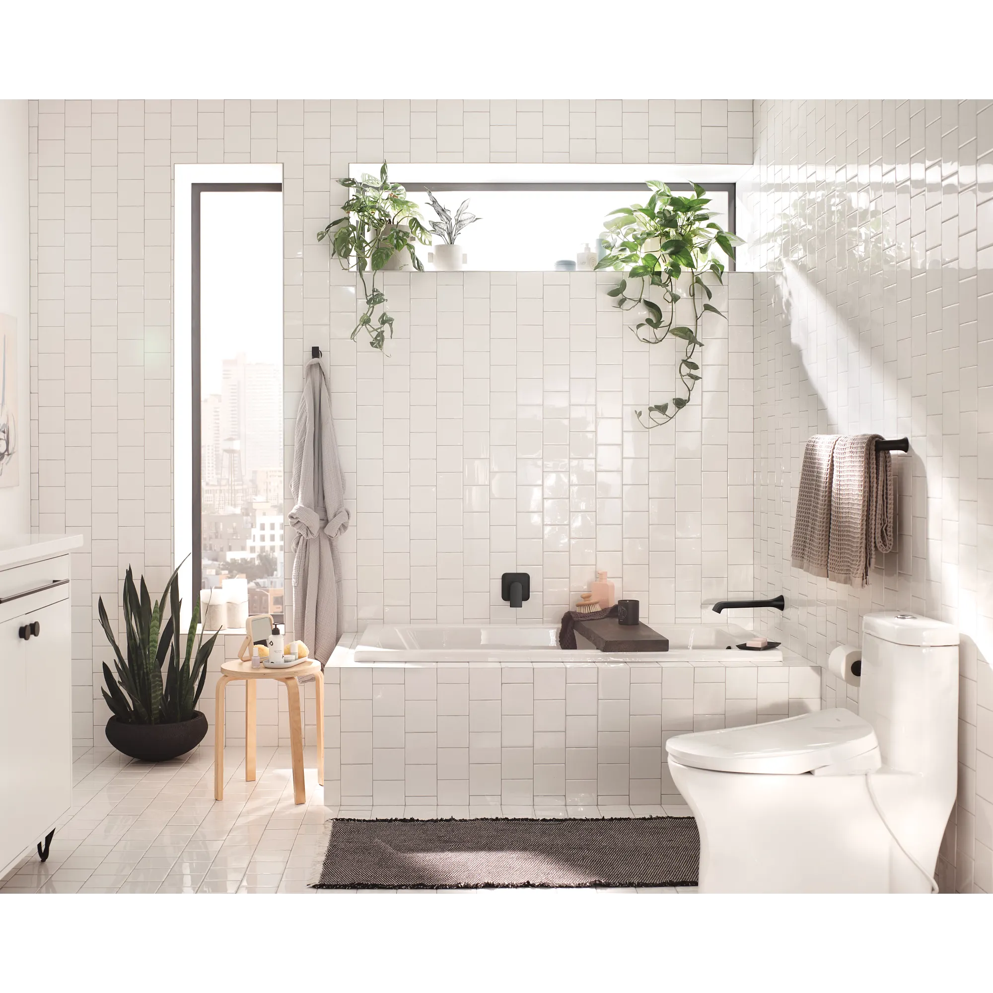 Moen 3-Series Electronic Bidet Seat - Image 13