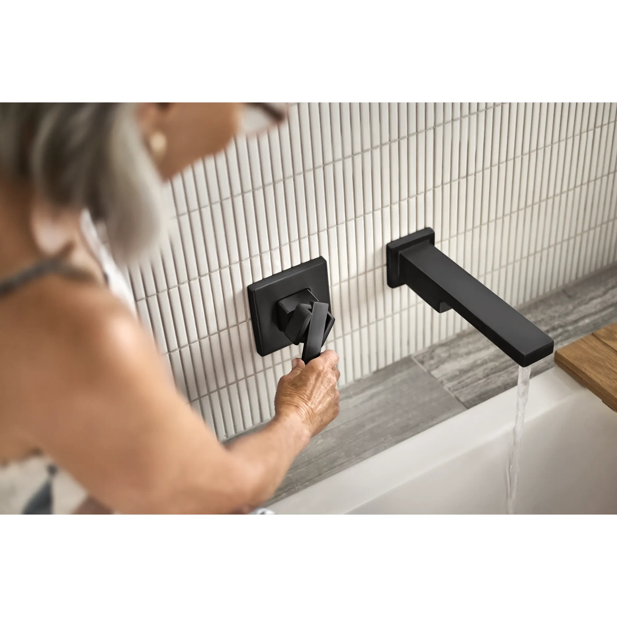 90 Degree One-Handle Non Diverter Wallmount Tub Filler - Image 11